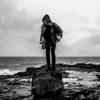 Premiere: Douglas Dare - 'Swim' (Rival Consoles Remix)